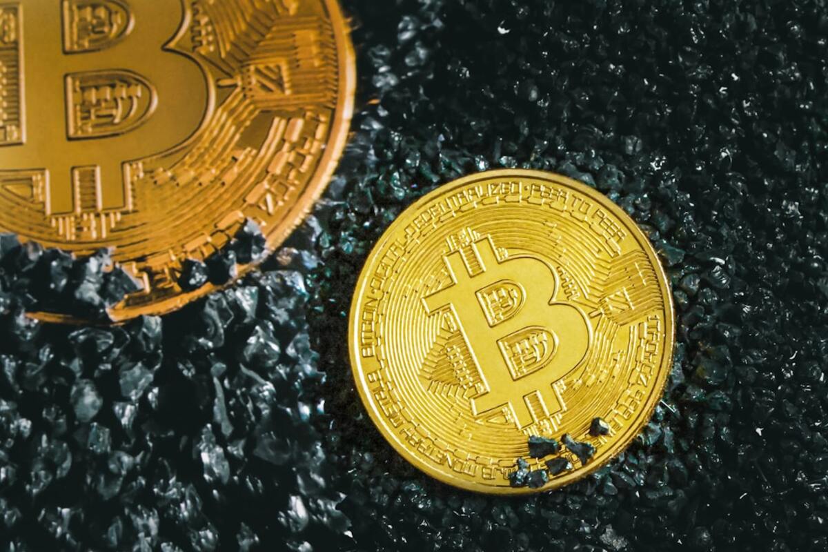 Decentralized Finance: The Transformation of Traditional Banking Systems